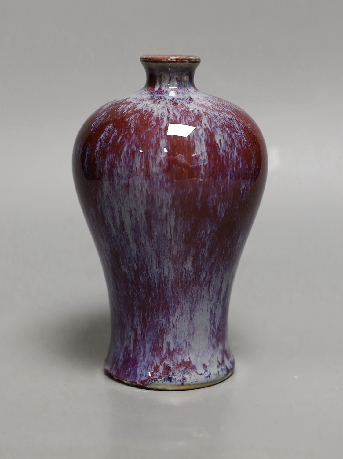 A Chinese crimson baluster vase, 15.5cm